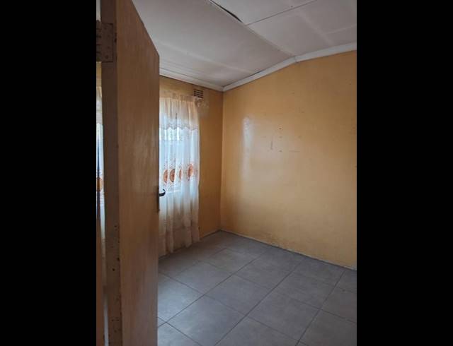 2 BEDROOM HOUSE FOR SALE IN SENAOANE
